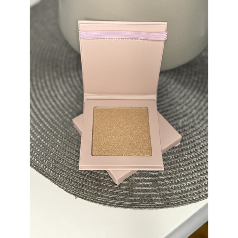 MOTD COSMETICS Highlighting Powder (Something Magical) 0.25 oz